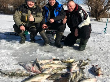 Рыбалка в компании друзей (февраль 2019)