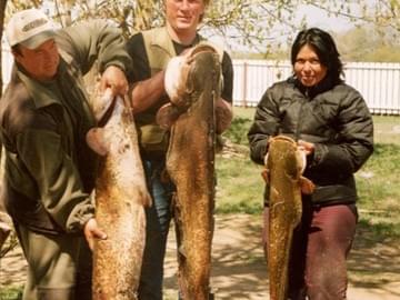 Рыбалка в Астрахани (2011, сом)