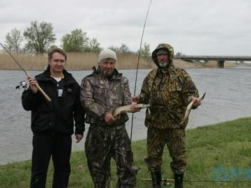 Рыбалка в Астрахани (2011, щука)