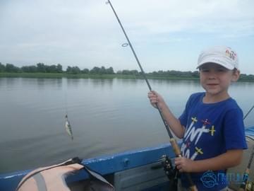 Рыбалка - отличное хобби даже для детей